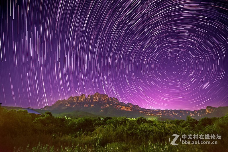 同一角度，不同色调的星轨