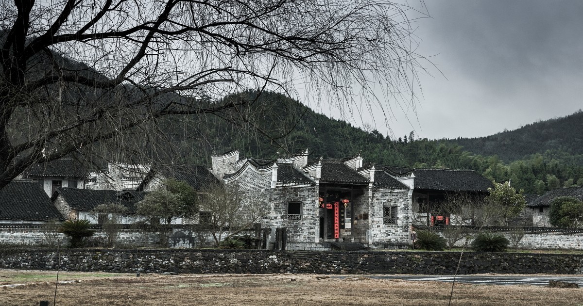 阳    山    古    村