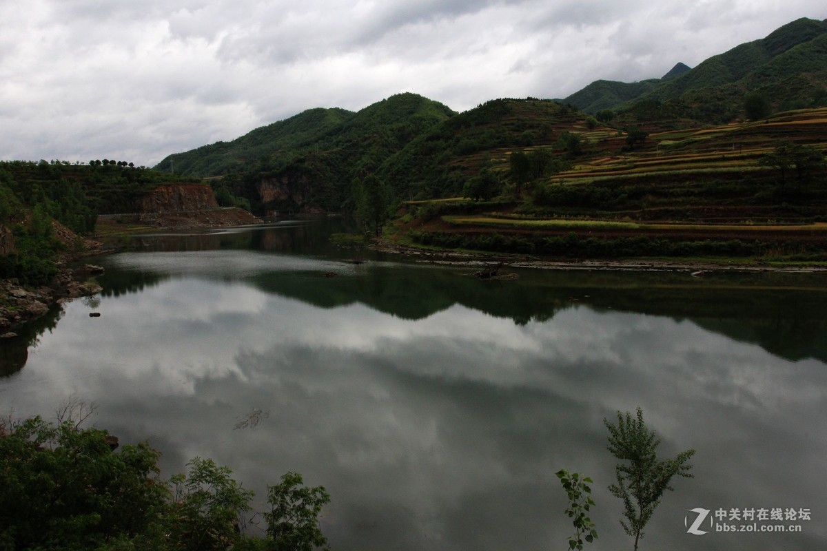 不识庐山真面目，只缘身在此山中