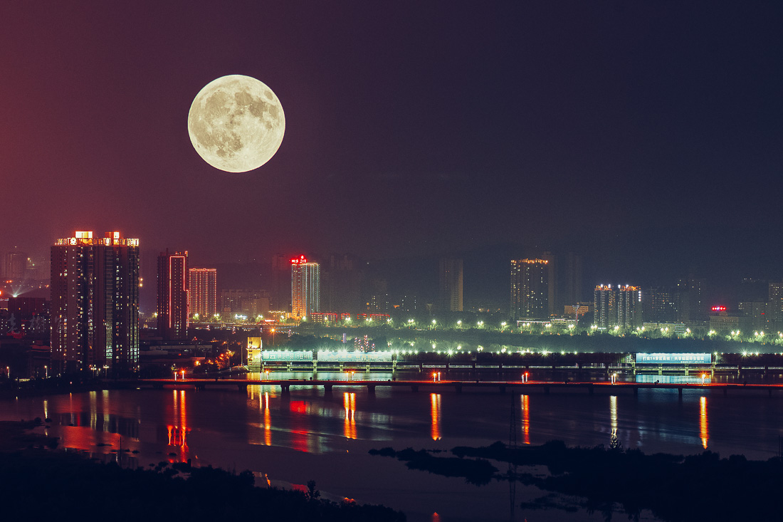 十五的月亮十六圆