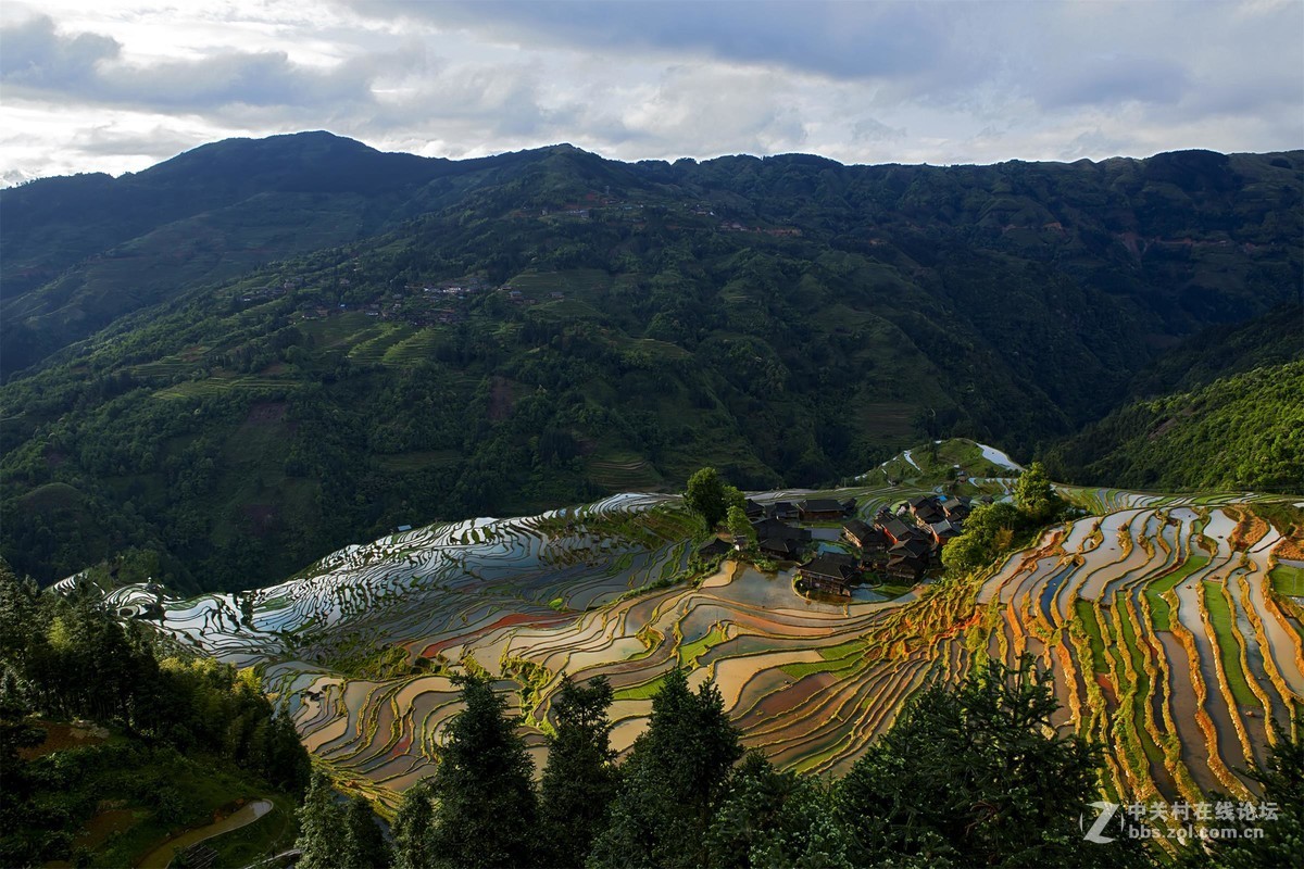 貴州從江縣西部月亮山腹地加榜梯田