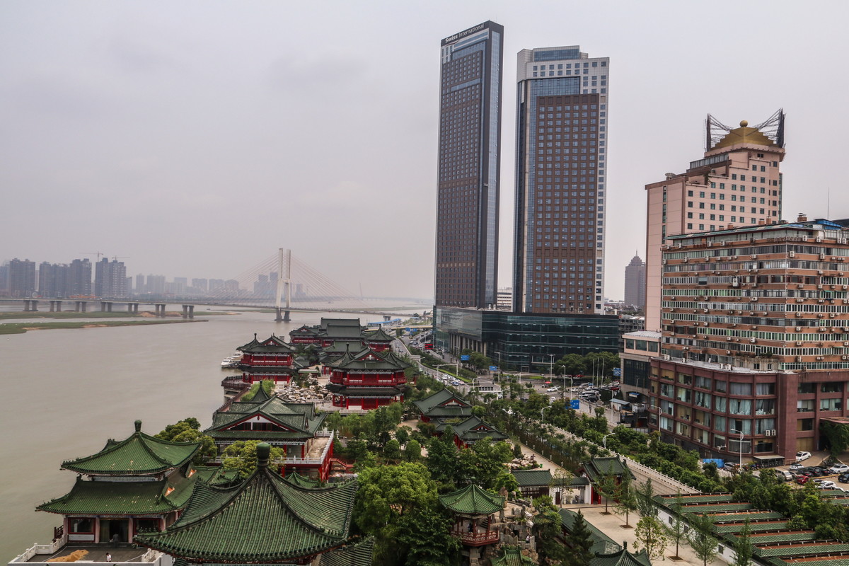 使用普通UV镜拍摄照片