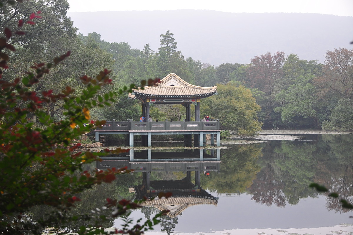 阴霾中山陵