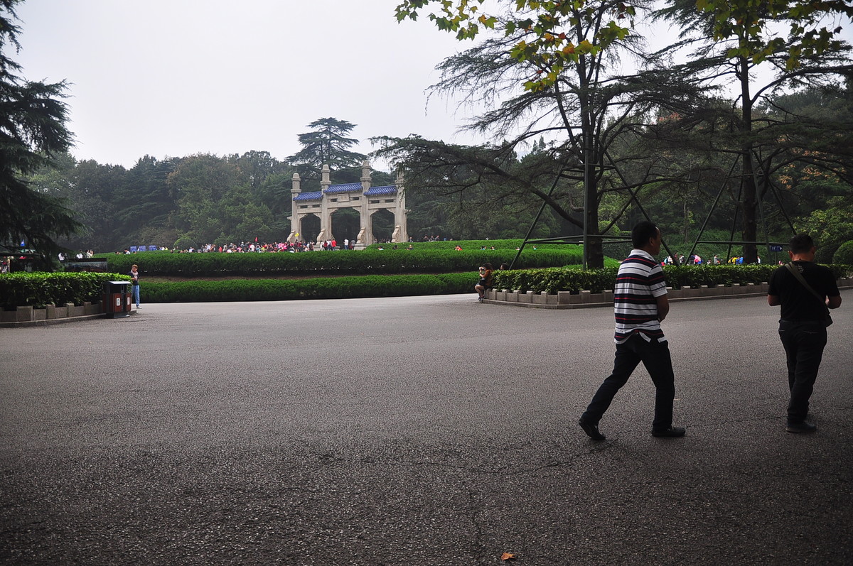 阴霾中山陵