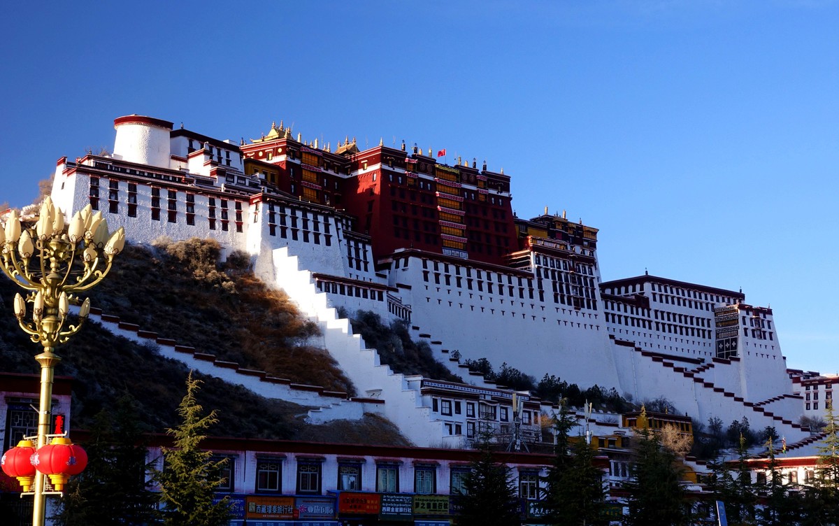 桃花时节游西藏