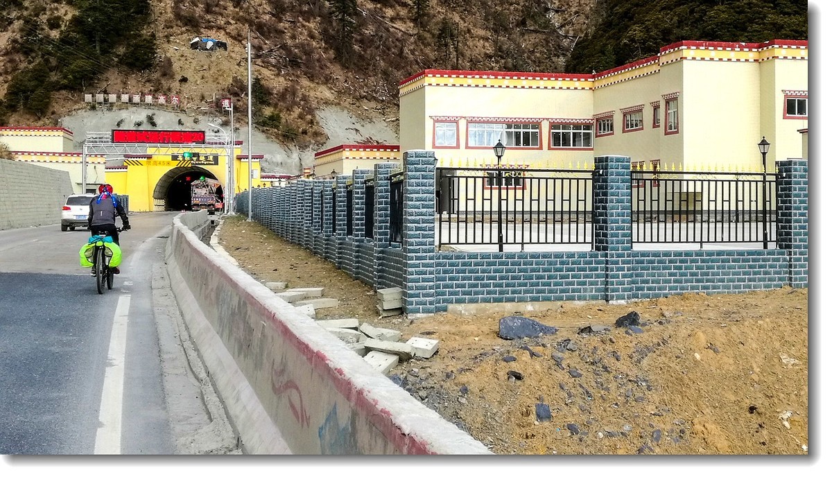 陕川云贵湘骑游手机随拍——折多塘～新都桥～相格宗