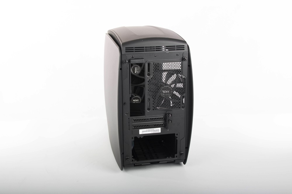NZXT Manta 机壳：另类曲线讨喜的 Mini ITX 水冷机壳