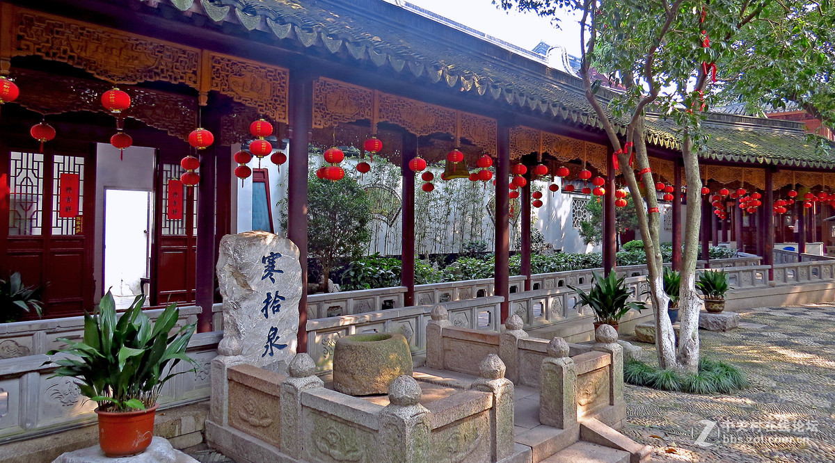 苏州 :   姑苏城外寒山寺 !