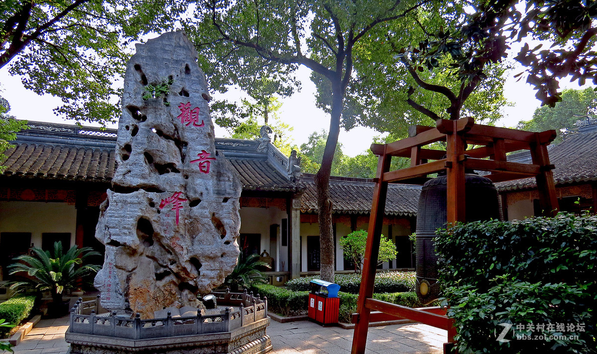 苏州 :   姑苏城外寒山寺 !