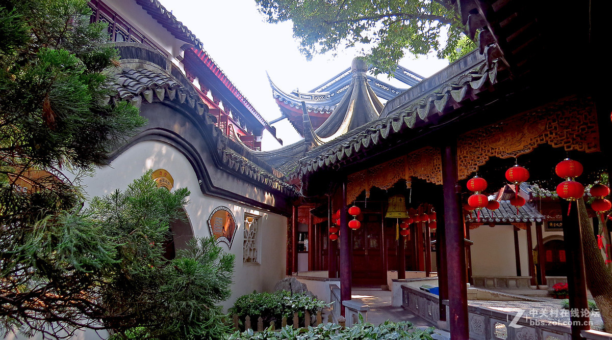 苏州 :   姑苏城外寒山寺 !