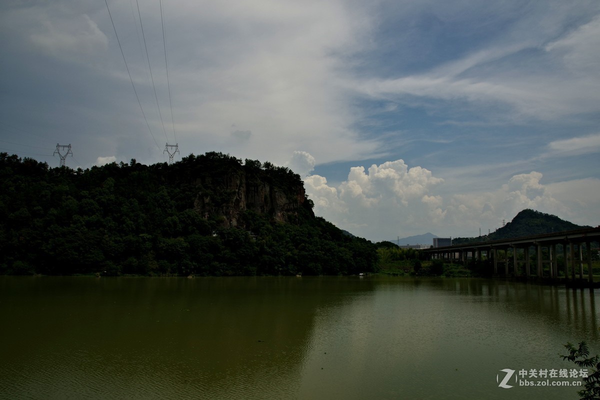 试拍，老感觉照片灰暗，不清晰，锐度不够，是我技术问题，电脑显示器也有问题？
