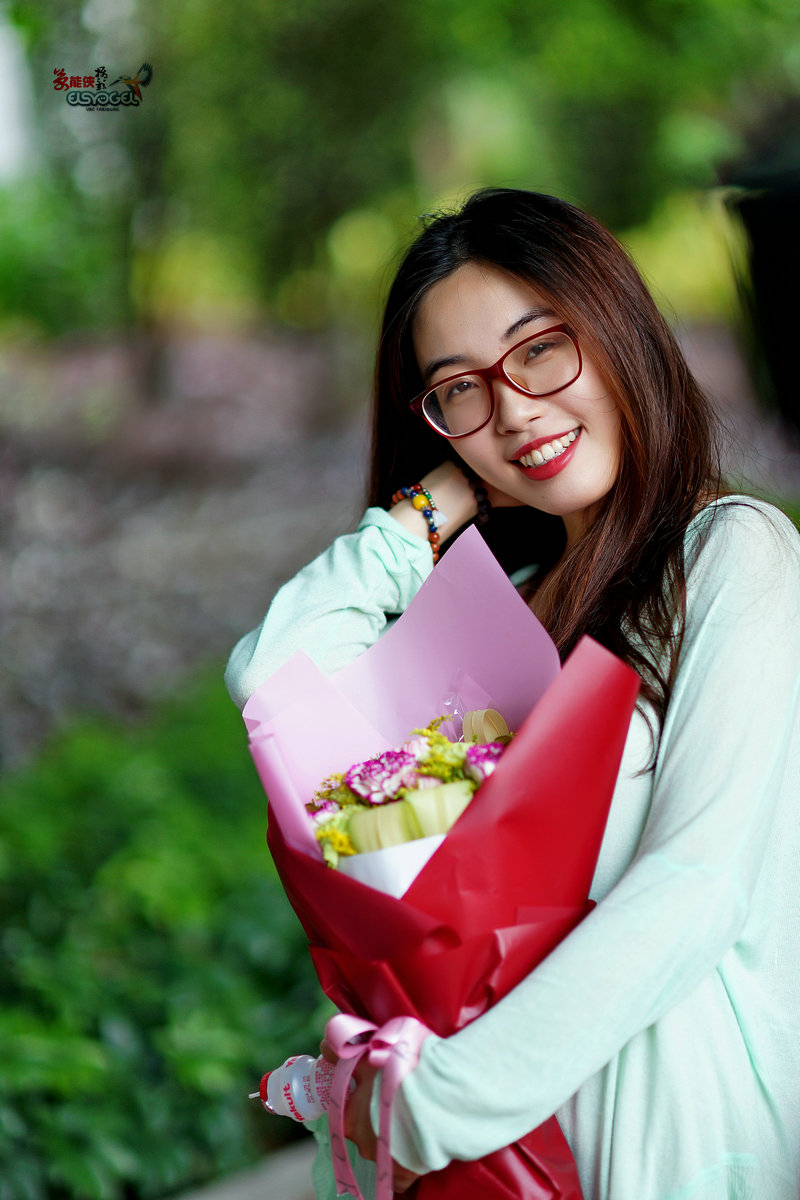 仲凯农校外拍阳光少女罗颖