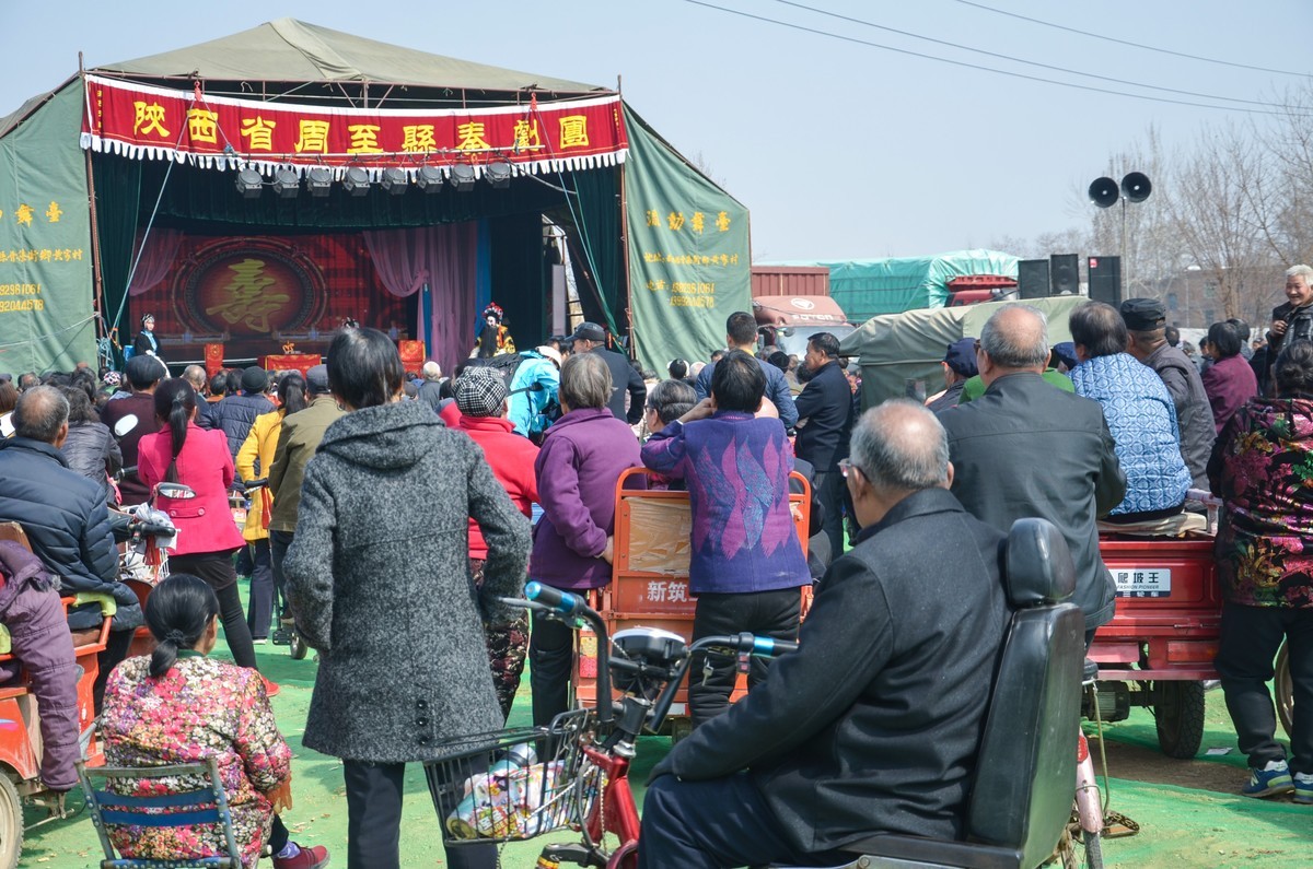 正月十五看大戏