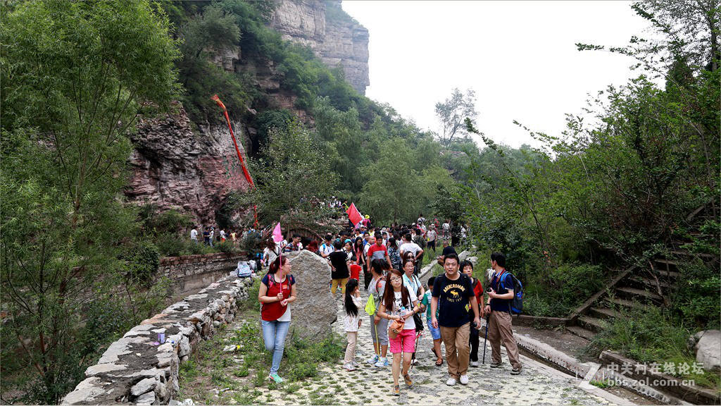 云梦山泼水节纪实