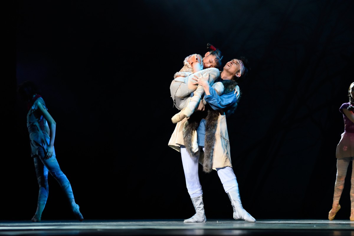 芭蕾舞剧《八女投江》-5