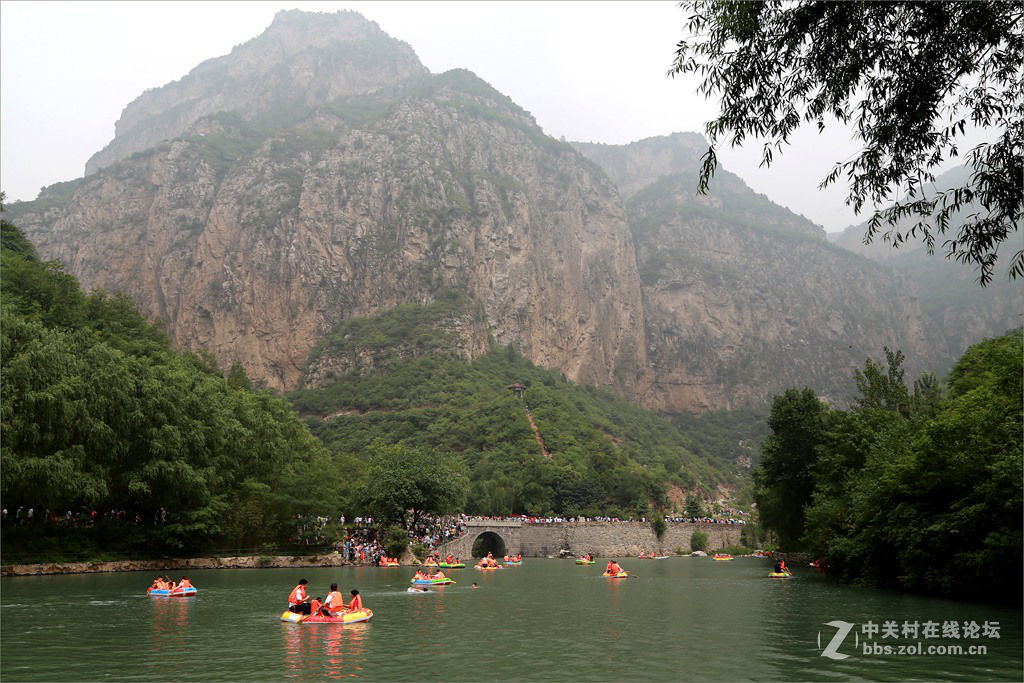 云梦山泼水节纪实