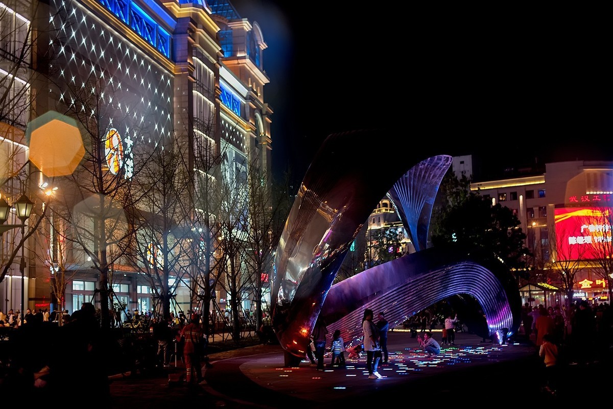 梦幻都市江城商业中心夜景一角