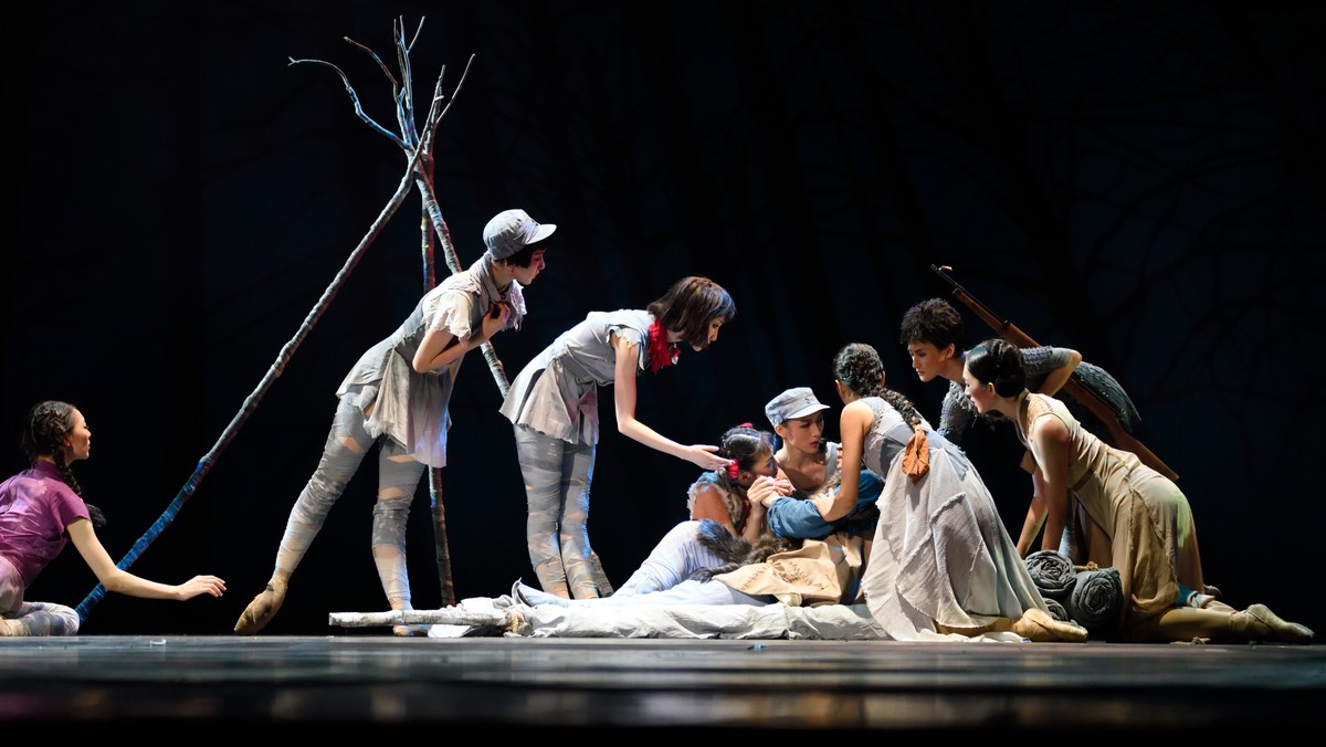 芭蕾舞剧《八女投江》-5