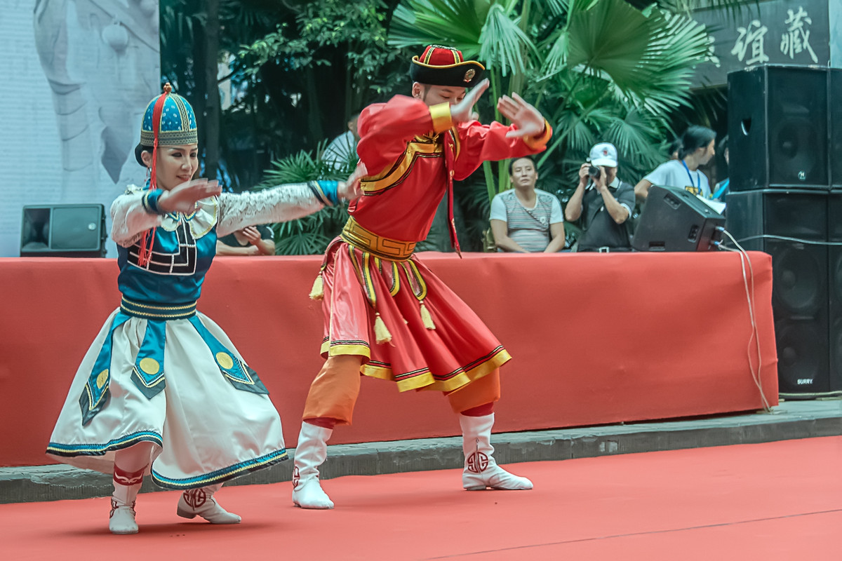 蒙古国民族舞蹈赛马