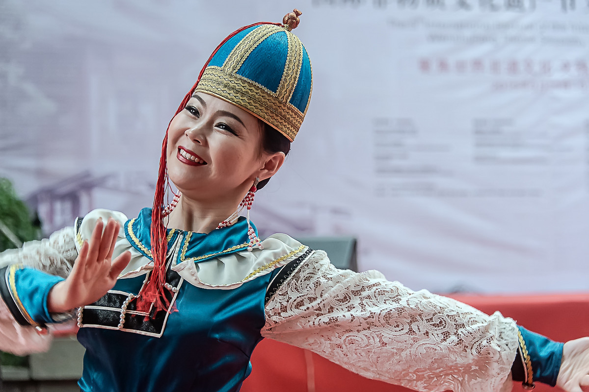 蒙古国民族舞蹈赛马