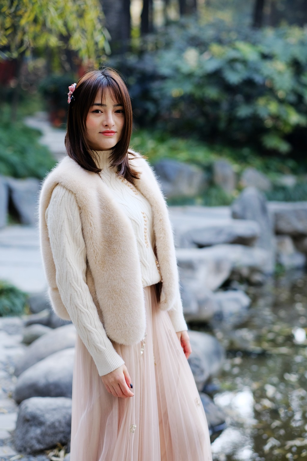 跟着富士摄影群周末大雁塔春晓苑内学习拍人像