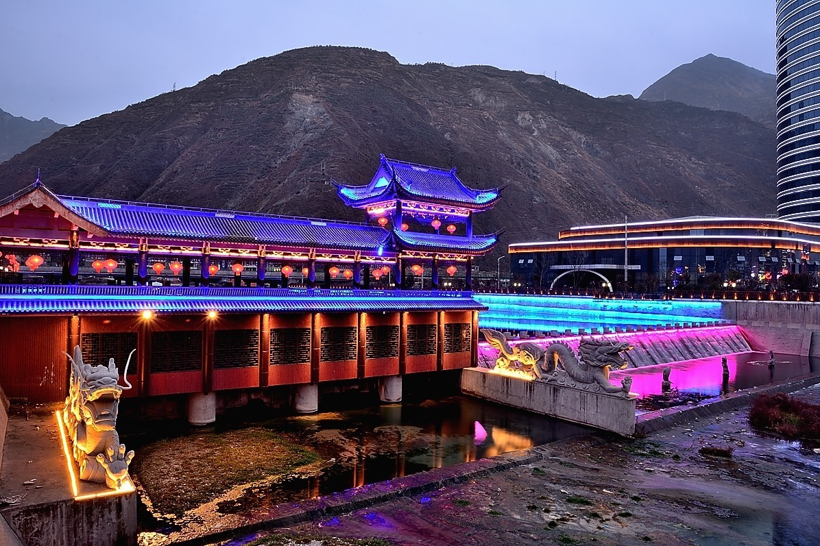 我的家乡甘肃省陇南市武都区公园夜景
