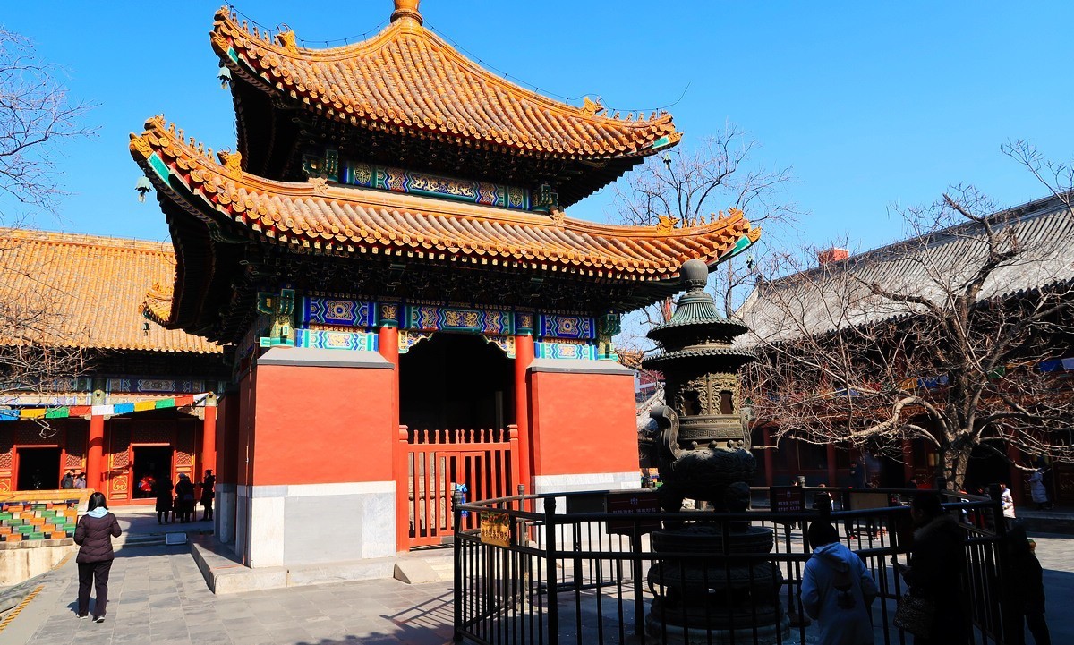 香烟缭绕的雍和宫