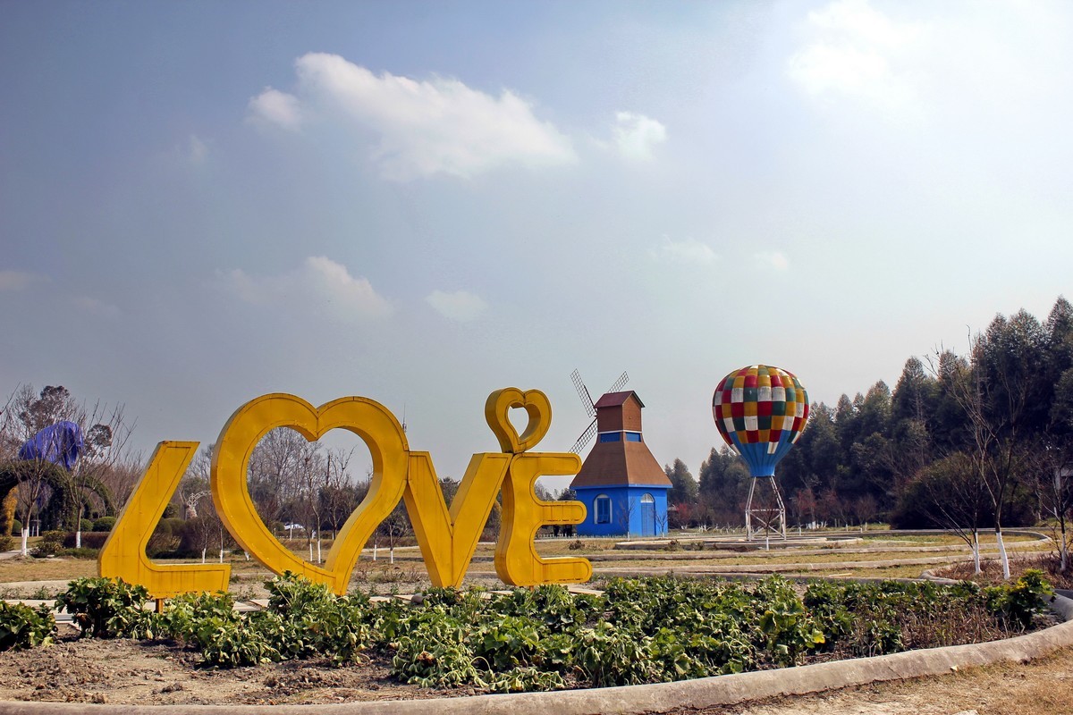 总书记视察过的村庄--战旗村