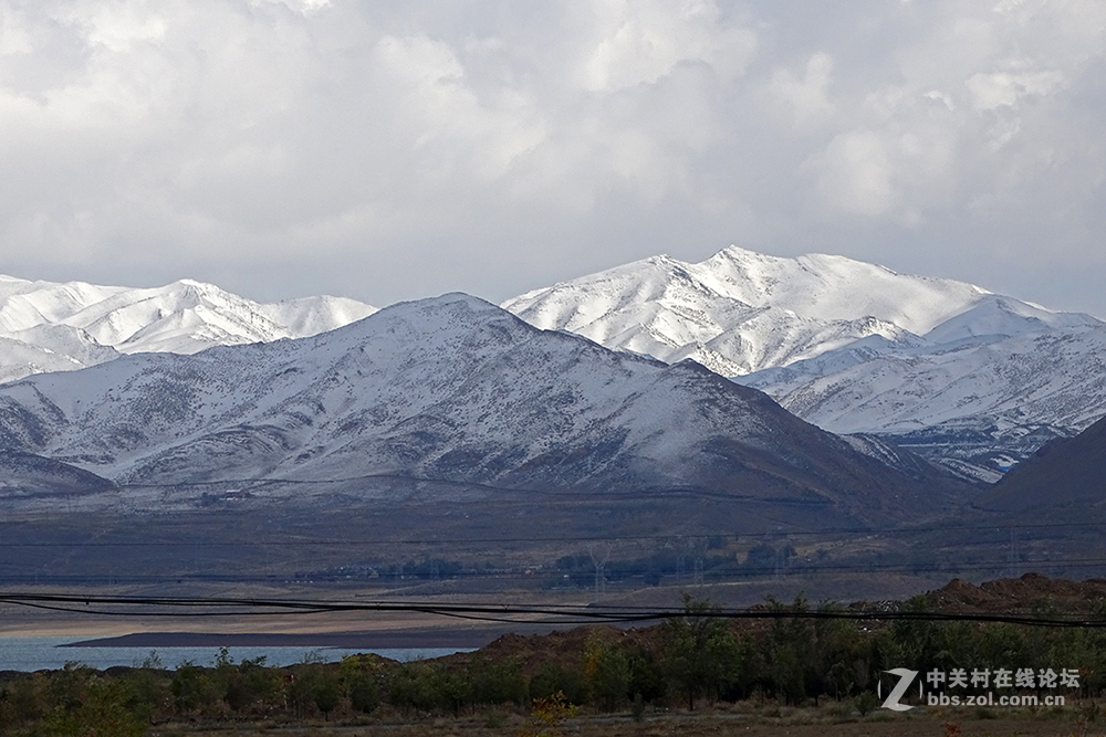 【胡天八月即飞雪】