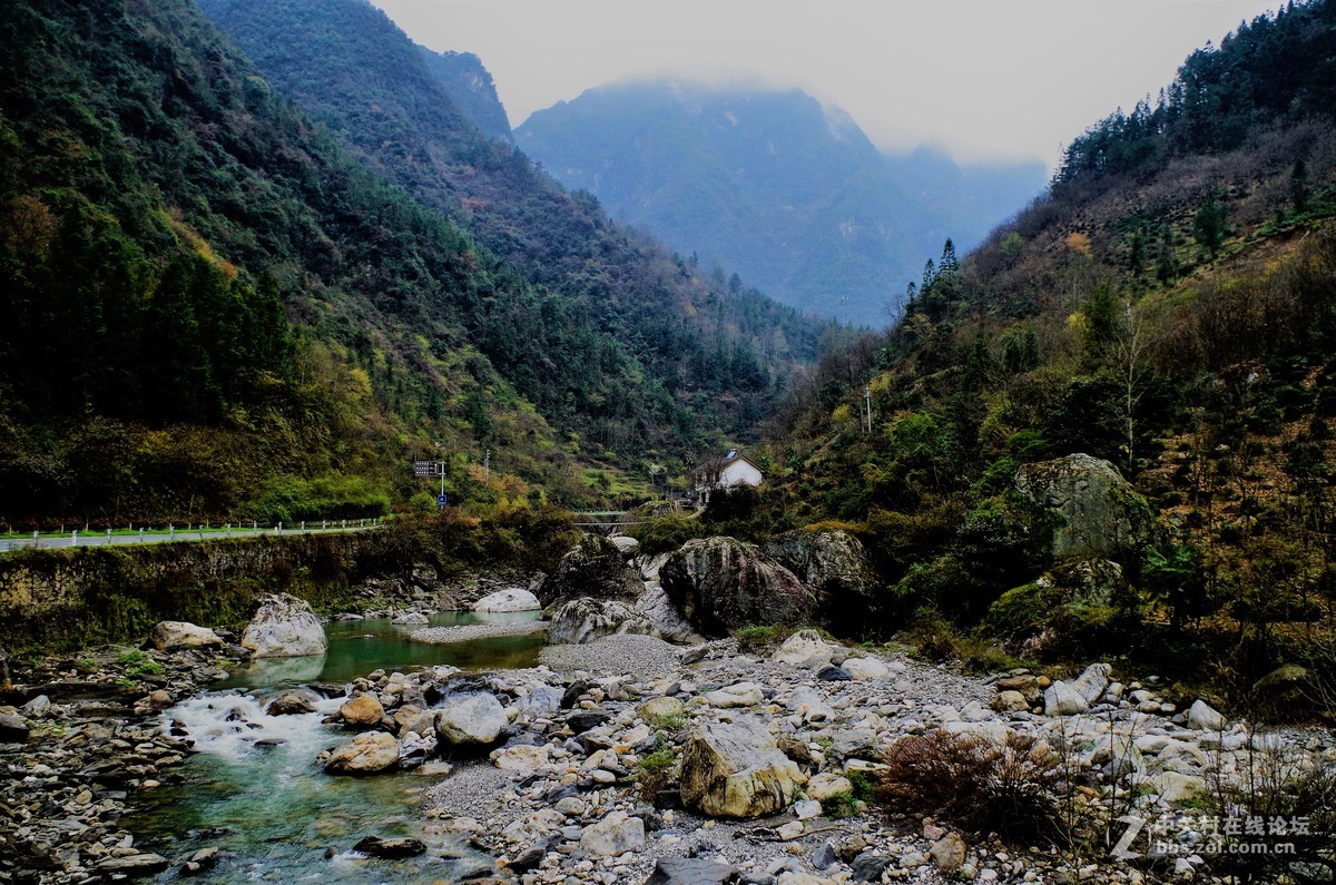 神农架下小休息站