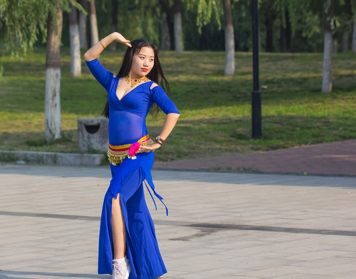 美女肚皮舞