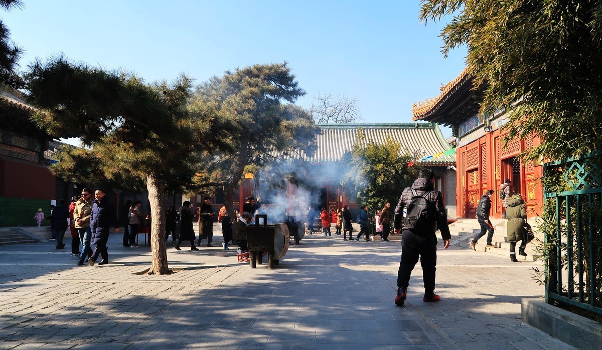香烟缭绕的雍和宫
