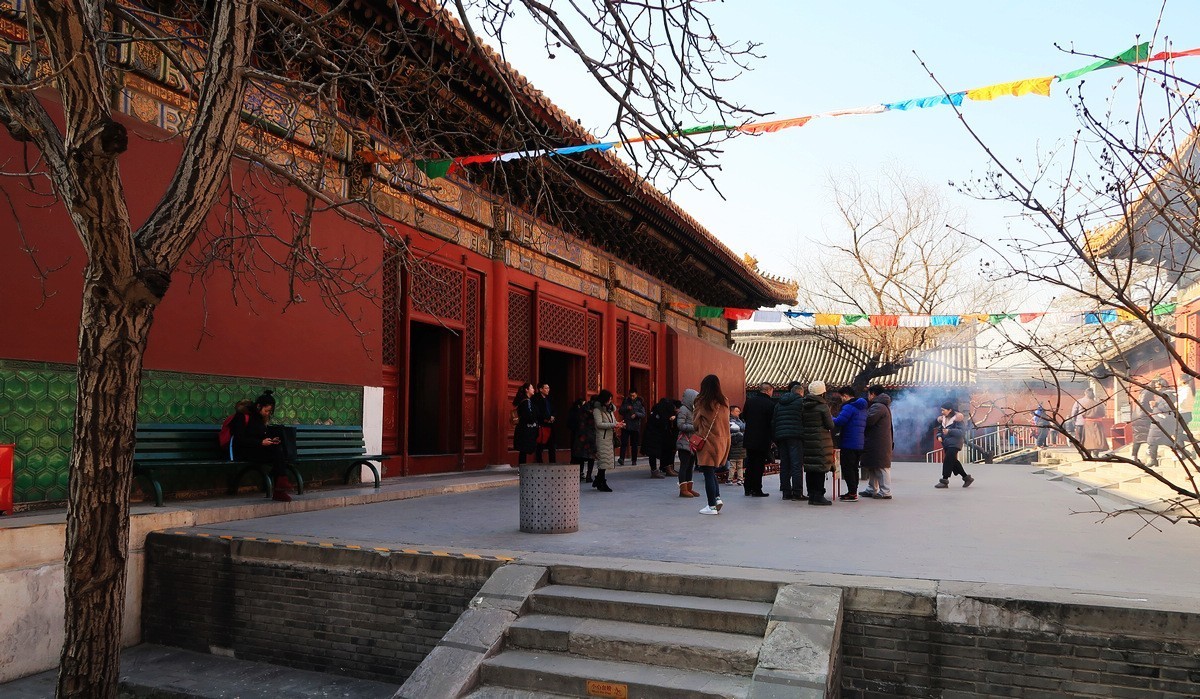 香烟缭绕的雍和宫