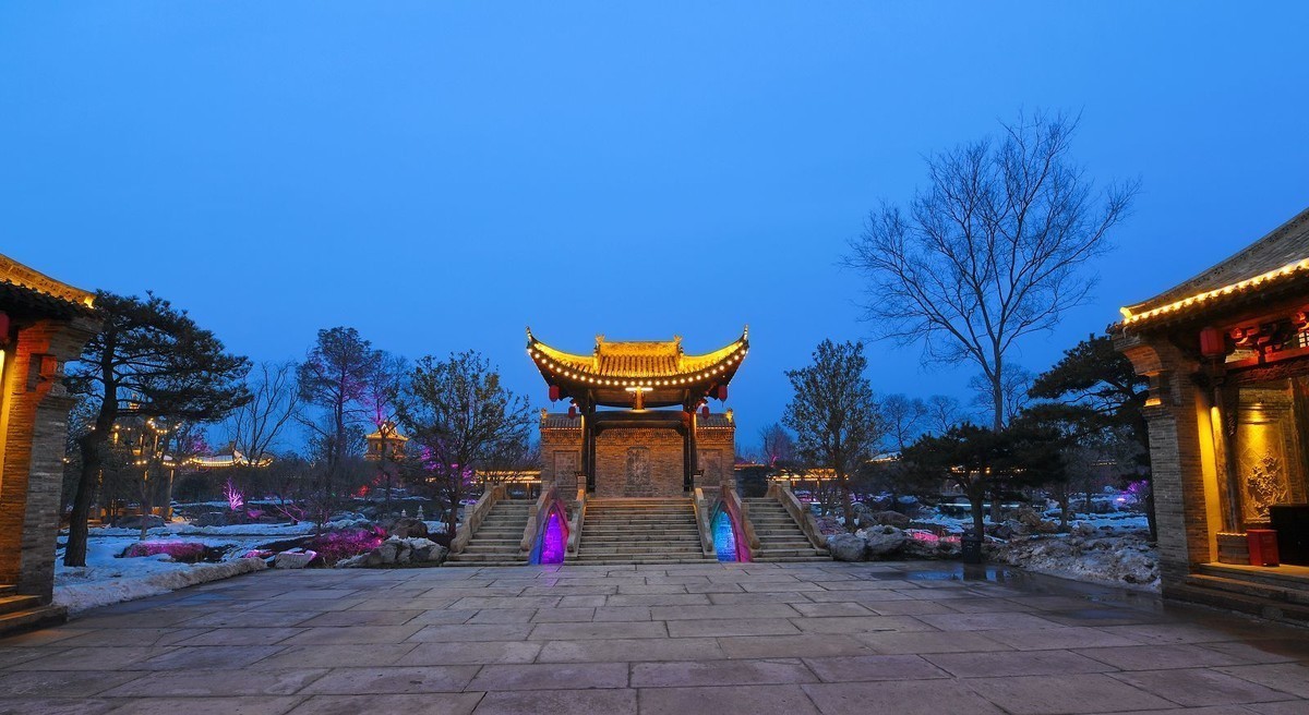 尤家花园夜景