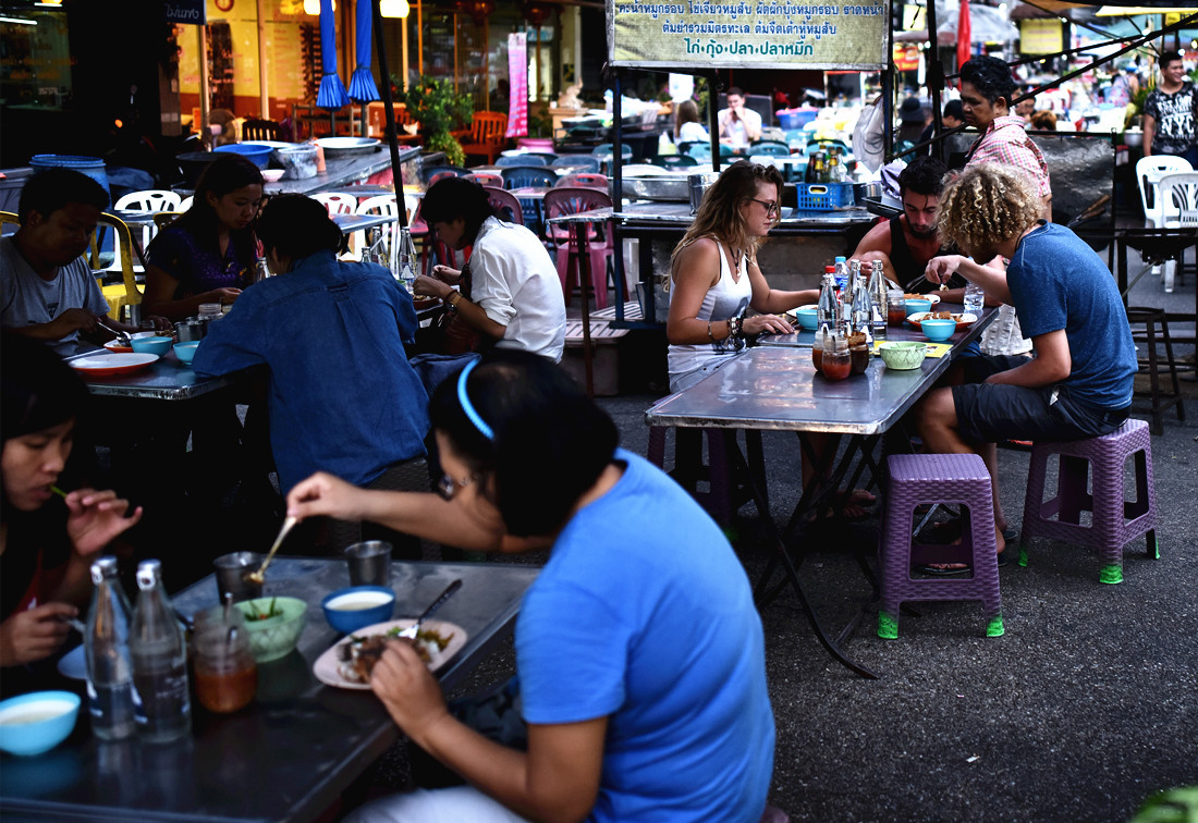 小城故事 ·（凤飞飞）猪脚饭