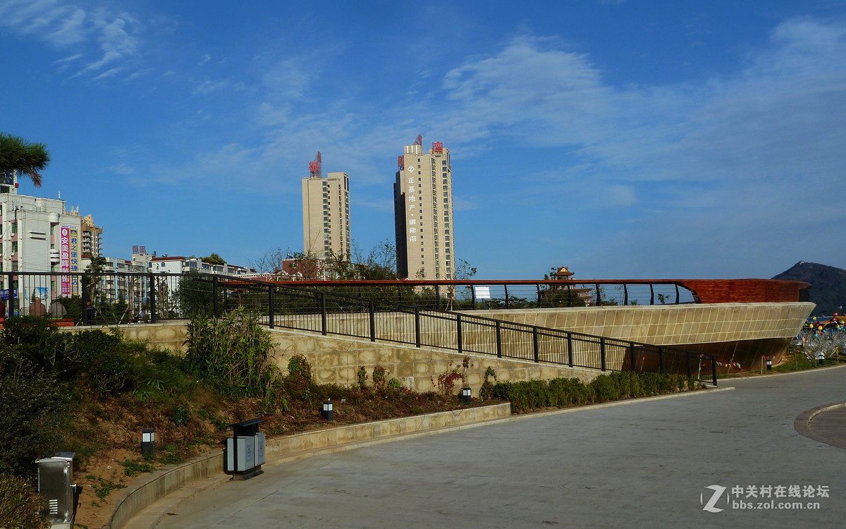 难得的好天气，带上许久没摸的小七拍风景。
