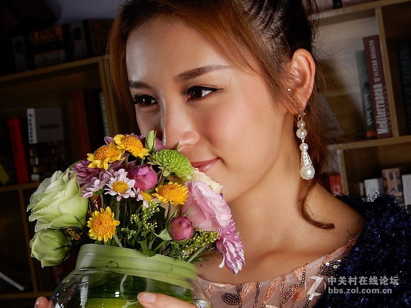 模特青青和王菲