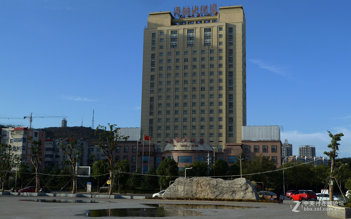 难得的好天气，带上许久没摸的小七拍风景。