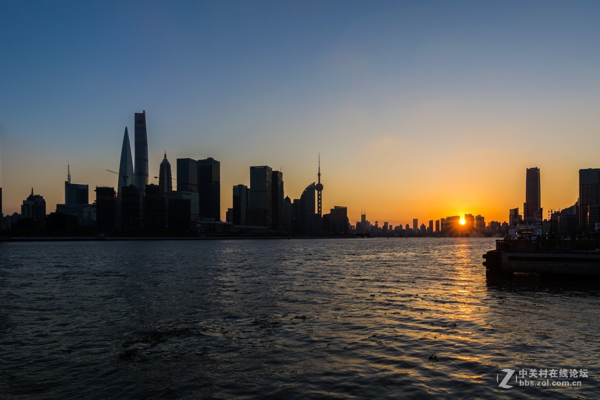 杨浦滨江的顺光逆光