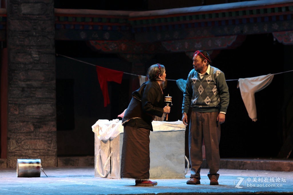 西藏话剧--------八廓北院现场剧照