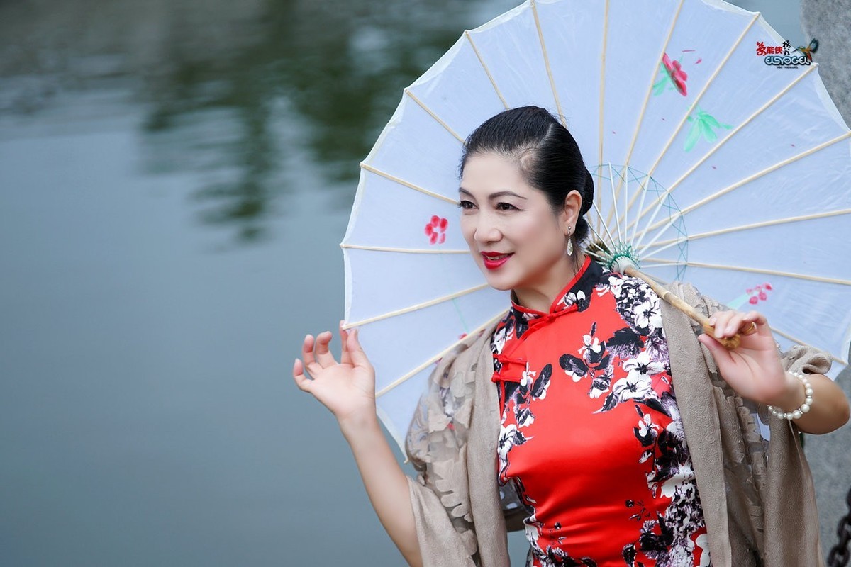 【中国风·旗袍】----丽英
