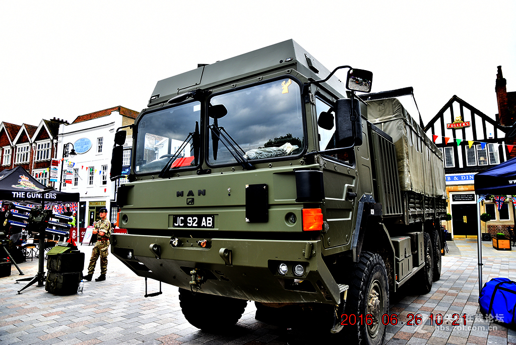 一年一日的军人节早年的微型装甲车