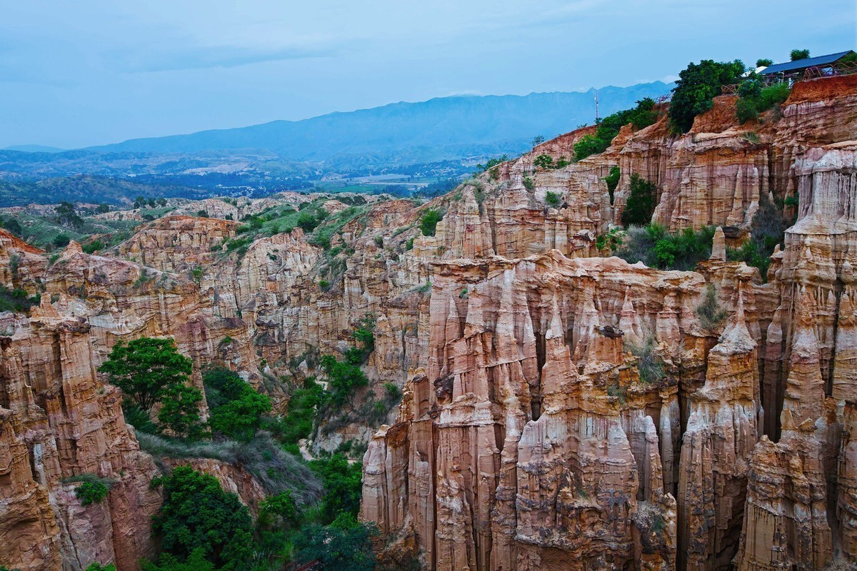 适马SD Quattro H    适马12-24mm f/4.0 DG HSM Art拍云南元谋物茂土林风光
