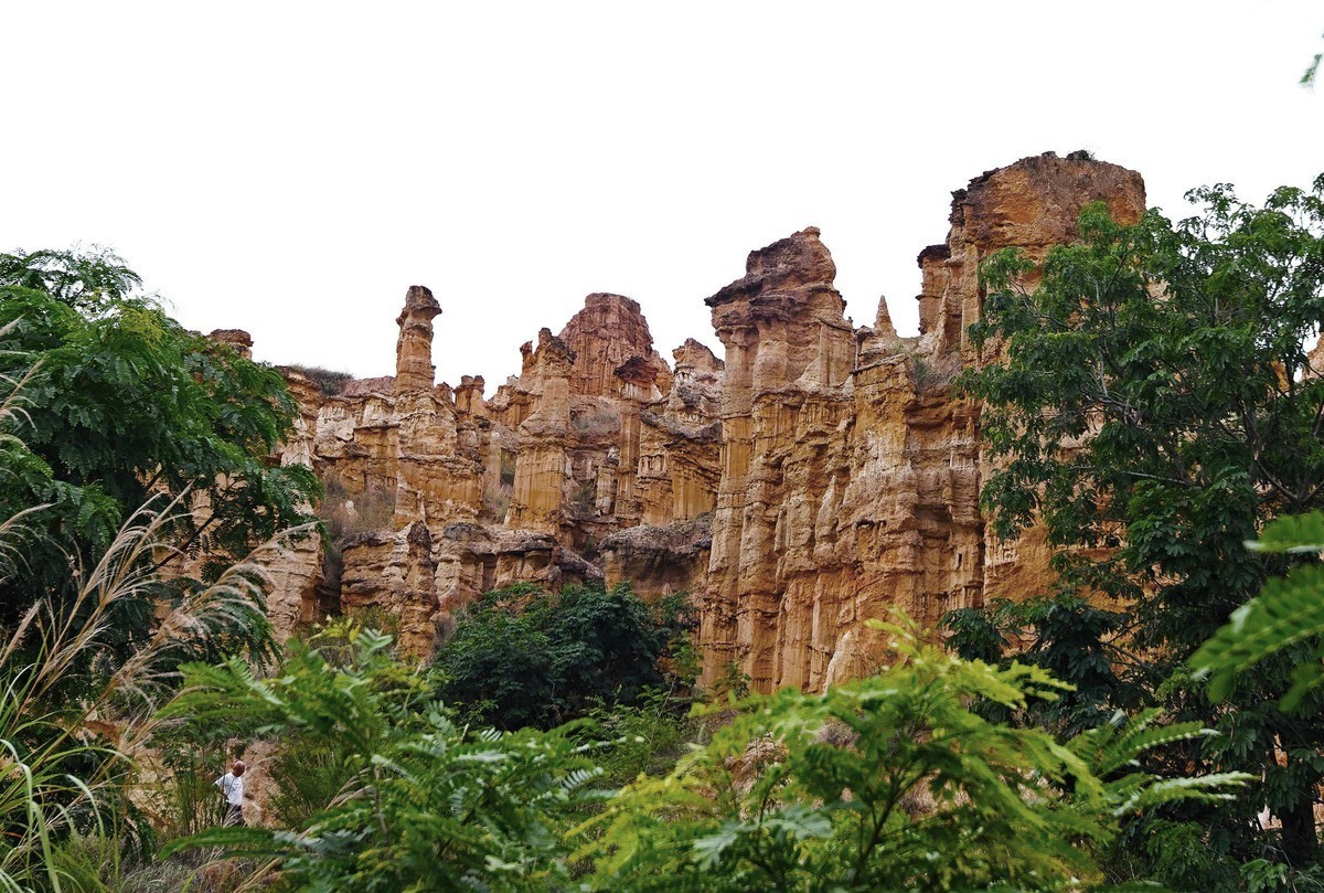 适马SD Quattro H    适马12-24mm f/4.0 DG HSM Art拍云南元谋物茂土林风光