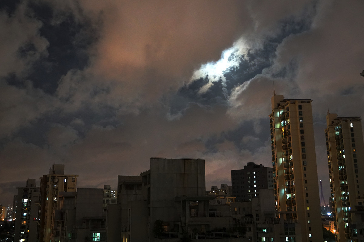 A6300用ISO6400拍小区夜景