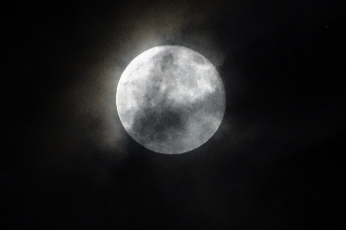 彩云追月（HX400中秋随拍）