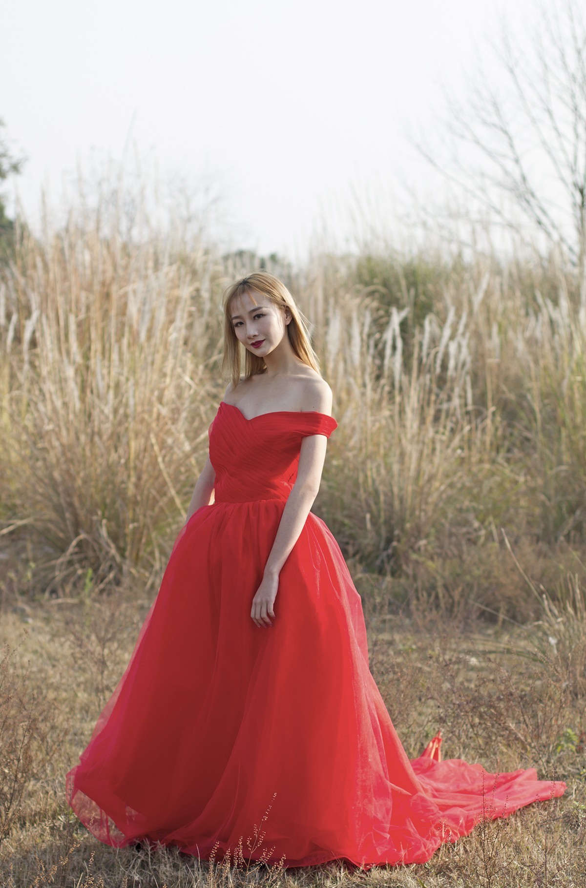 阳光 芦花 小溪 还有美女