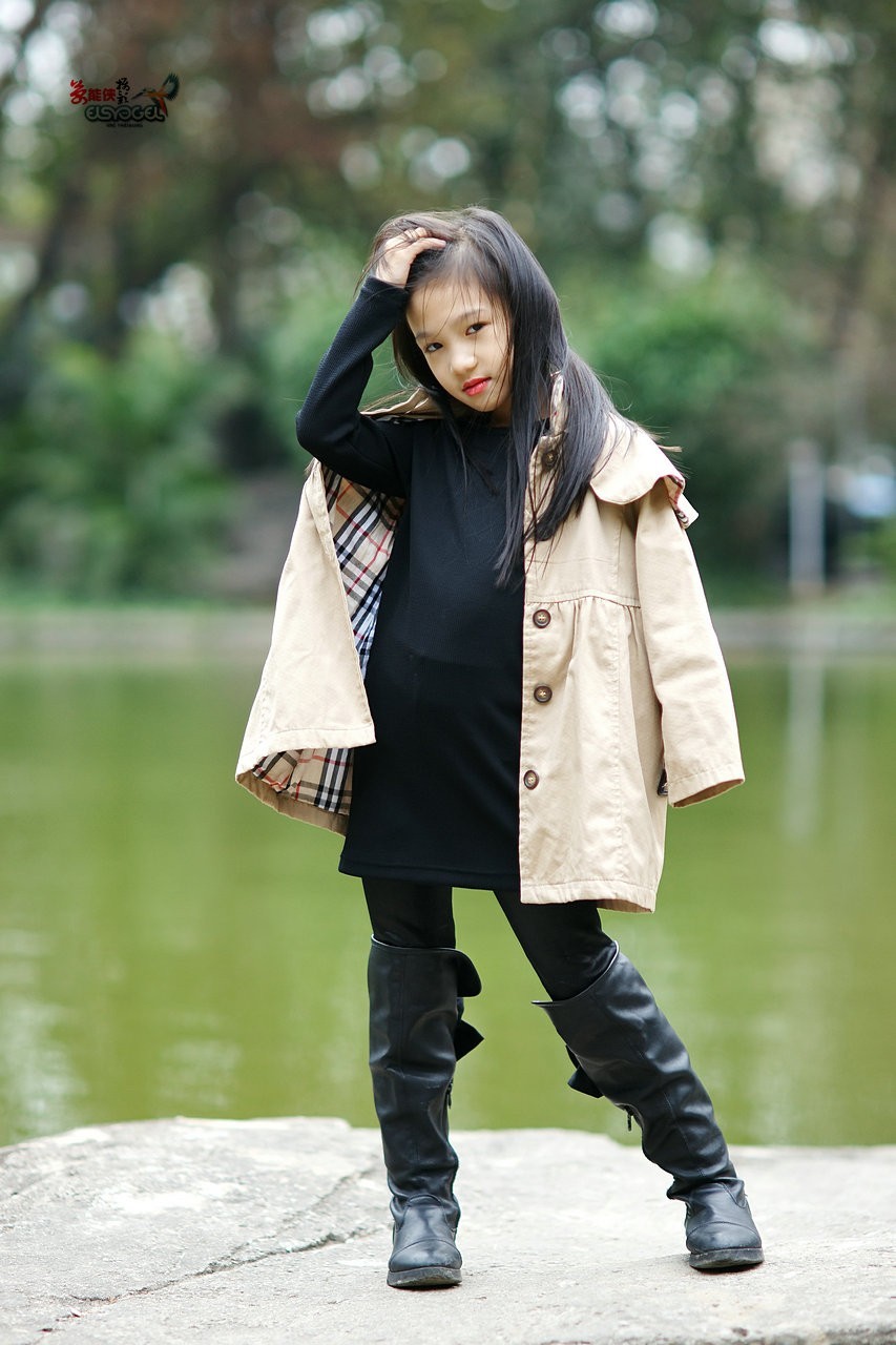 时尚小女孩小琪琪