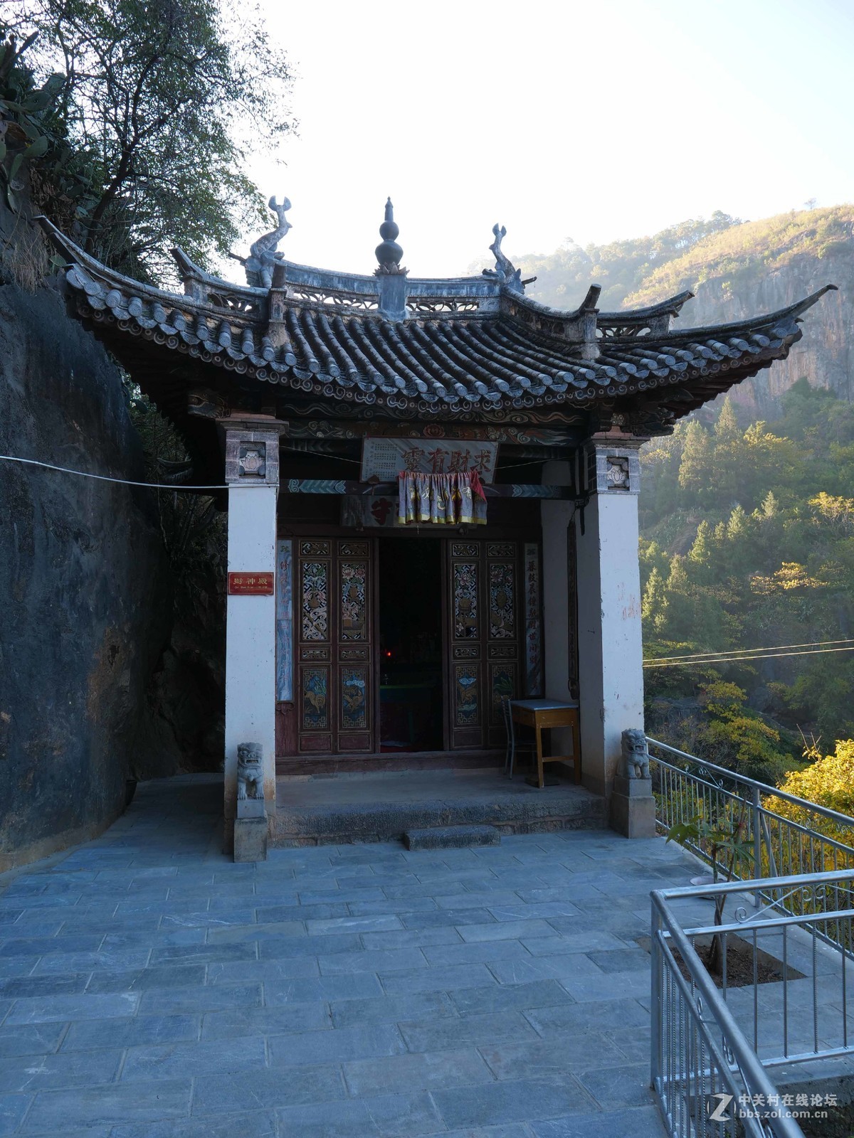 松下GH 5配松下12-60镜头拍摄弥渡天生桥