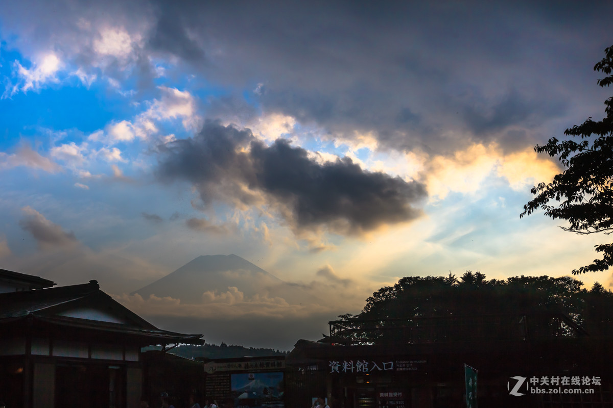 #我镜中的园林（公园）点名评片#——日本富士山景区忍野八海景色（点地理探索和闲人阿